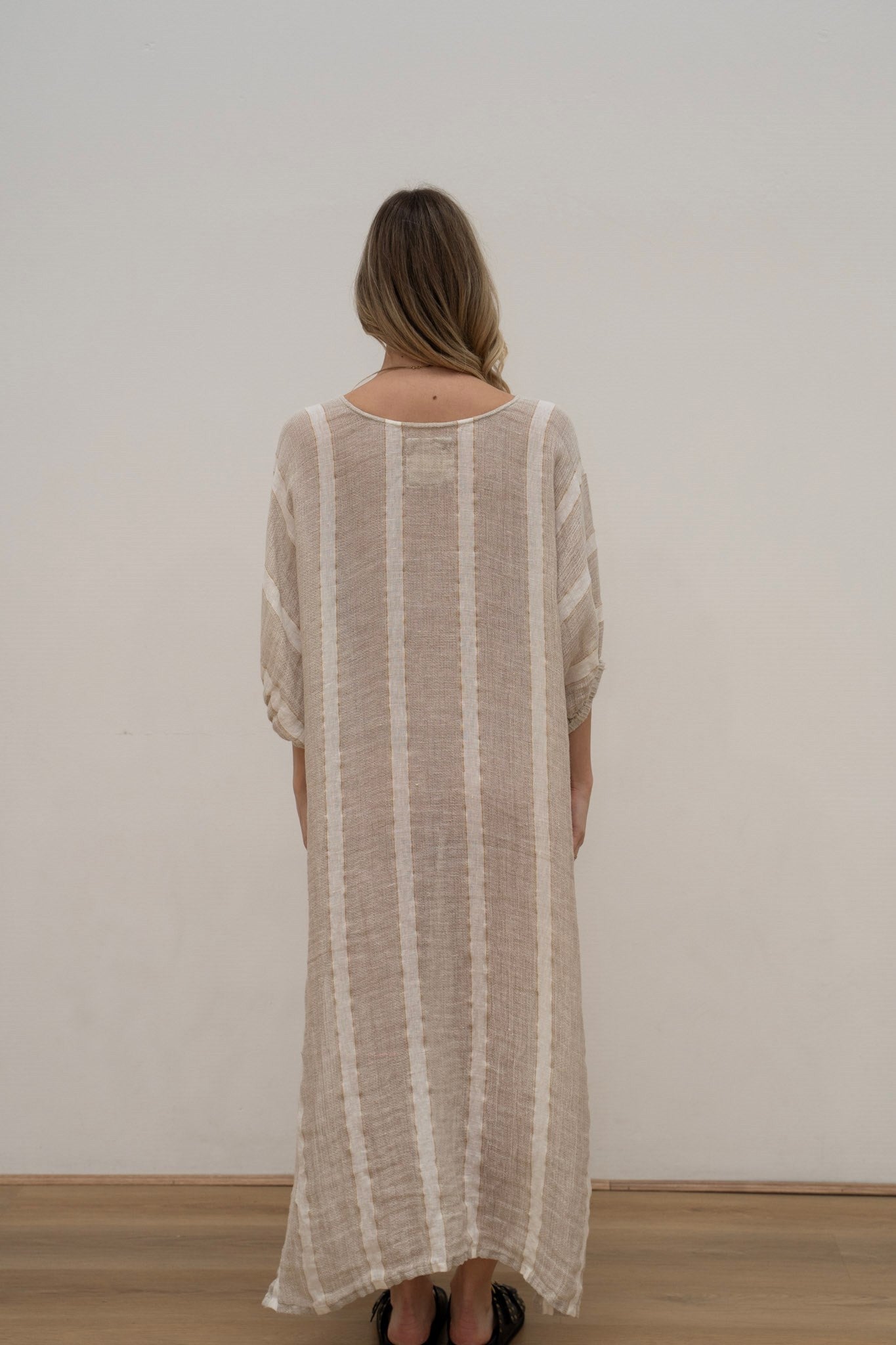 Rosa Elasticated Sleeves Kaftan - Natural White w Gold Strand