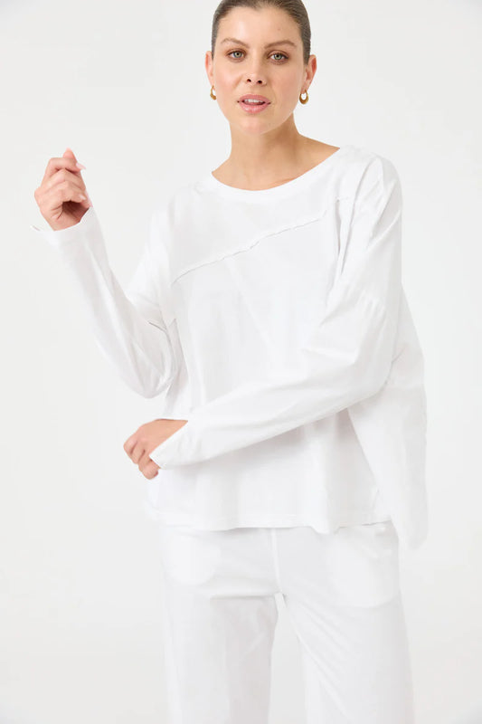 Studio Traveller LS Tshirt  - Salt